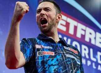 Luke Humphries triumphiert über Stephen Bunting im Players Championship Finale news-04102024-072035