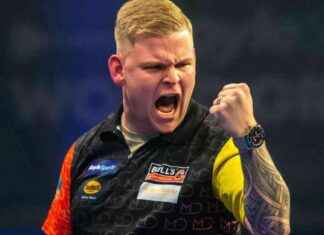 Mike De Decker besiegt Luke Humphries im Finale des World Grand Prix 2024 news-14102024-032522