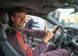 Neue Elektro-Dienstwagen der FC Bayern-Stars: Müller entscheidet sich für Daytonagrau news-17102024-084636