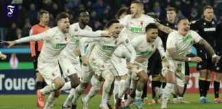 augsburg-erreicht-viertelfinale-nach-dfb-pokal-krimi