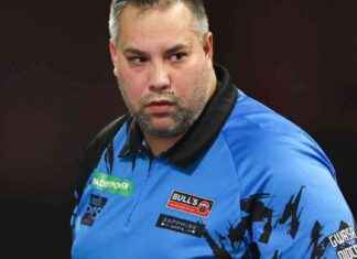 Wattimena zeigt sportliche Fairness trotz Niederlage gegen Wright: Seine Finishes waren bizarr gut wattimena-zeigt-sportliche-fairness-trotz-niederlage-gegen-wright-seine-finishes-waren-bizarr-gut