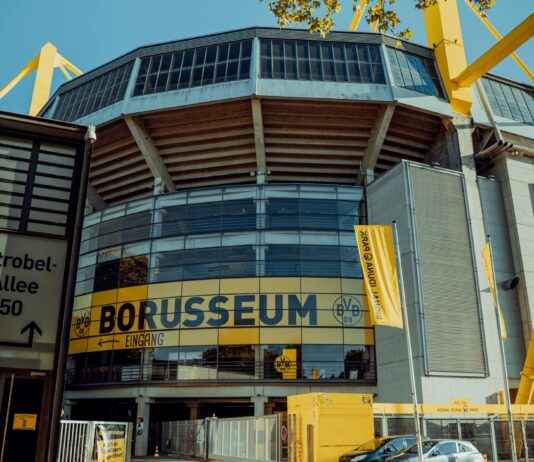 Aufstellungen: Teilnehmer: Borussia Dortmund gegen VfL Bochum Aufstellungen: Teilnehmer: Borussia Dortmund gegen VfL Bochum