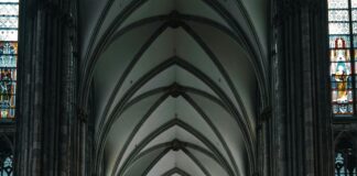 Aufstellungen: Teilnehmer Im Spannenden Duell 1. FC Köln Gegen HSV